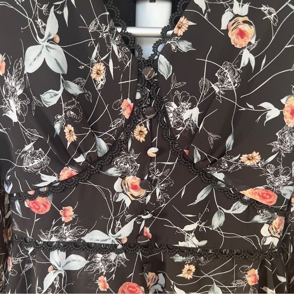 CHICWISH Women's V-Neck Floral Puff Sleeve
High Waisted Chiffon Romper Size S - Picture 5 of 16